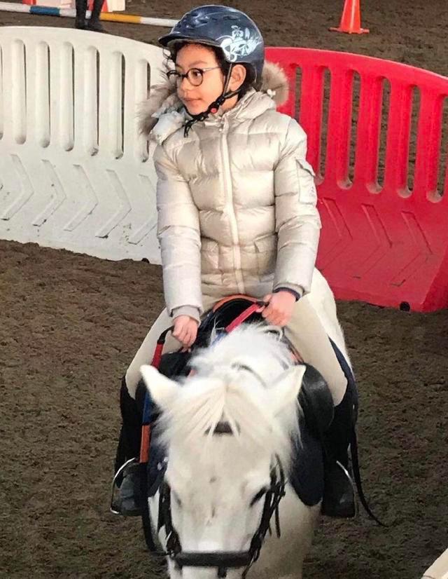 小霓娜图片,安娜和诺一霓娜