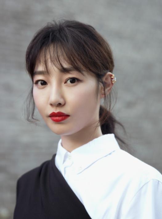 白百何被骂4年她到底冤不冤,一指禅的丑闻