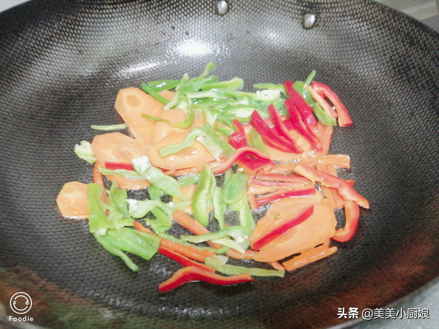 熏香肠的做法最正宗的做法,熏香肠各种做法