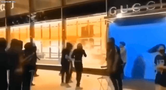 美国留学生打劫录像,留学生趁火打劫奢侈品