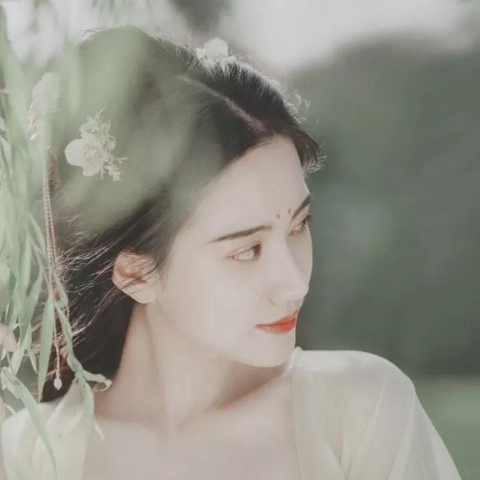 不染世俗的古风女头真人,有意境古风女头真人版