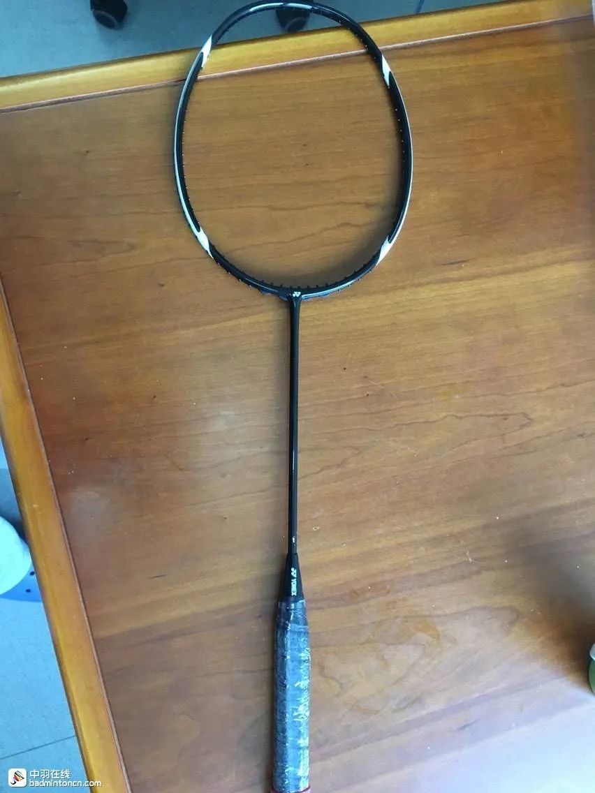 哪款羽毛球拍是全黑的,羽毛球拍黑话