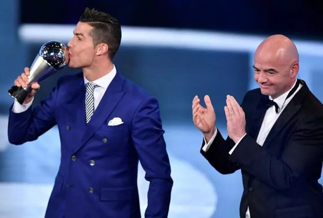 梅西和c罗霸气时刻,时隔12年c罗梅西对决