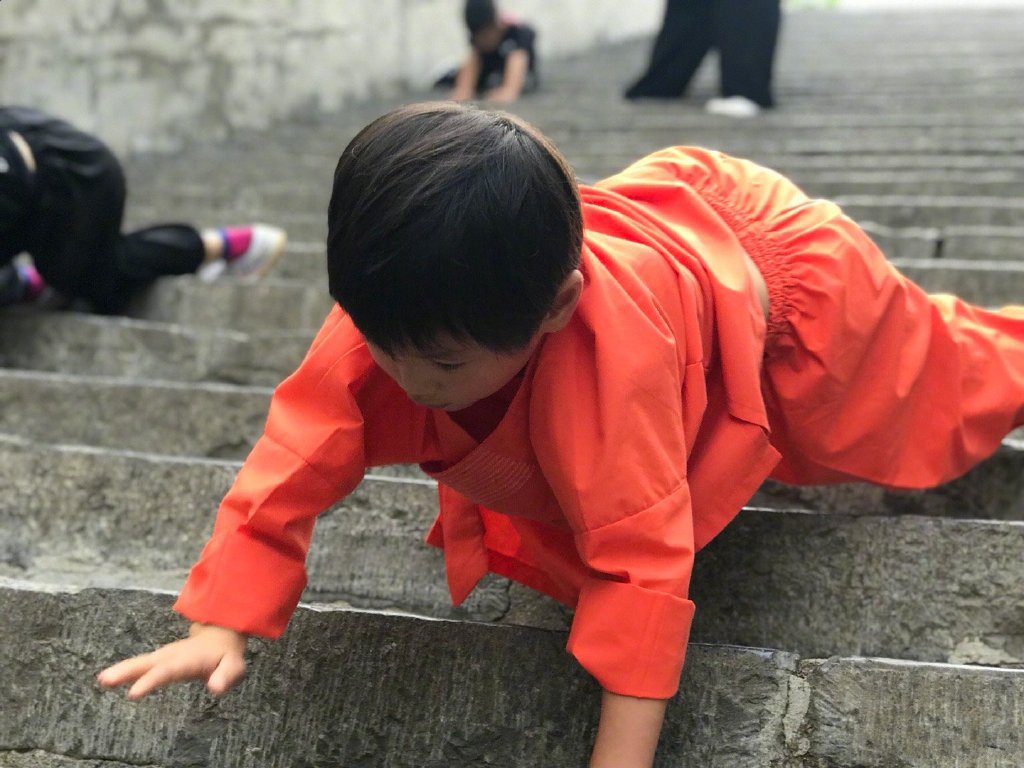 乐嘉送女儿去的哪个少林寺,乐嘉回应6岁女儿再上少林寺练武