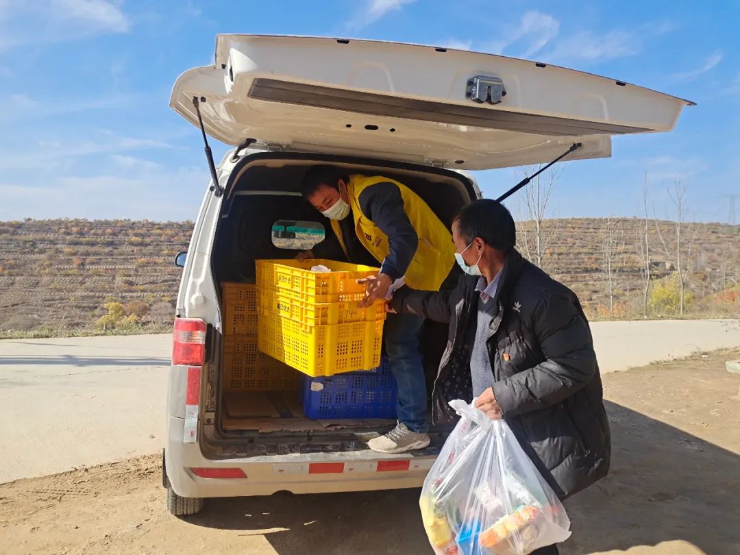 草庙乡牛湾村:电商服务站“到家”服务暖民心