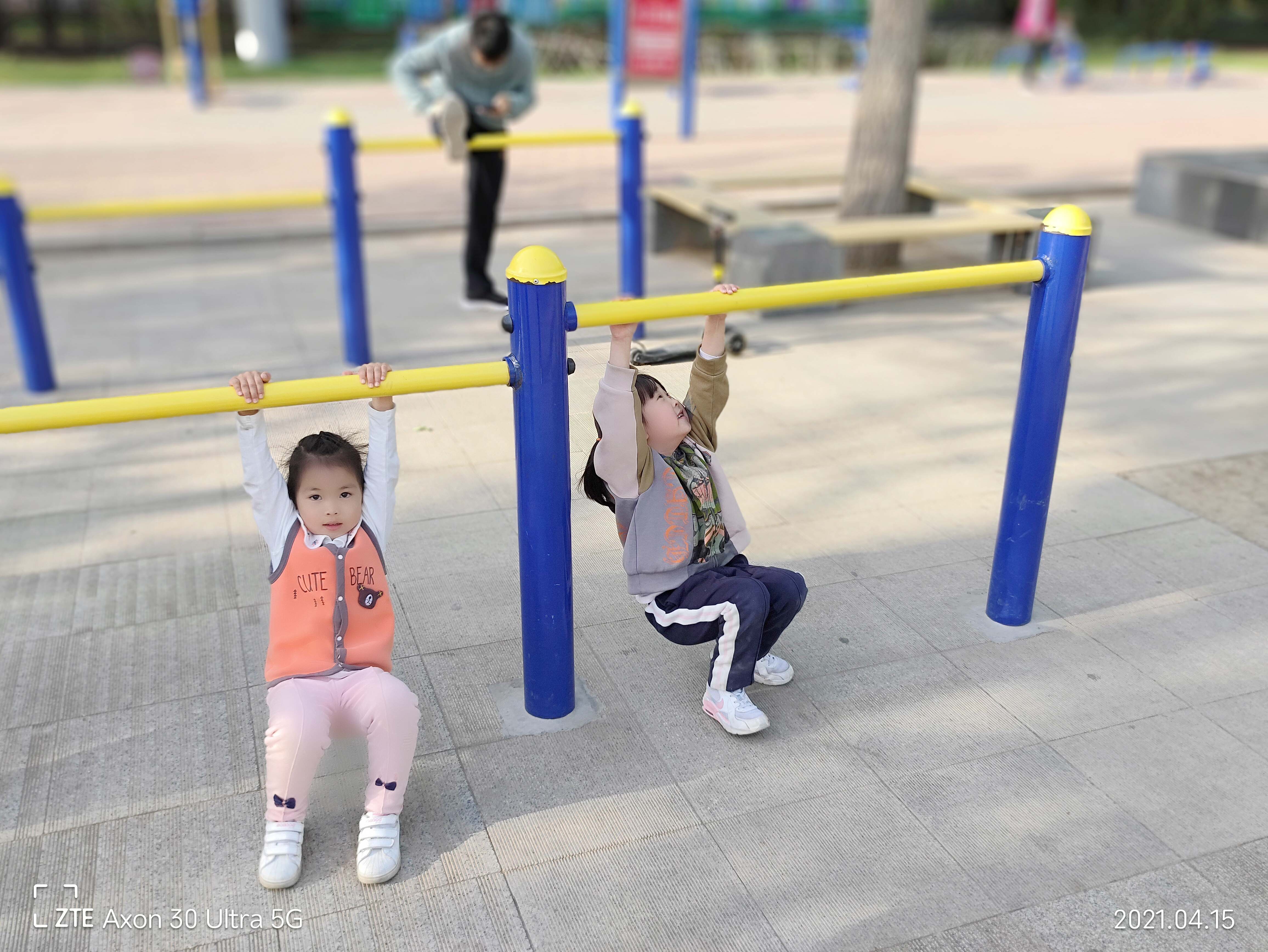 中兴axon30pro测评小白测评,中兴axon30ultra三千新机能入手吗