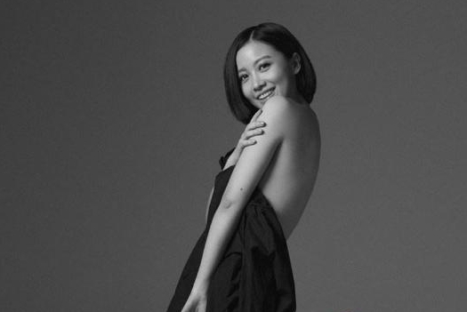 姚贝娜：患乳腺癌，割去乳房，后拍全裸写真照，死后捐出眼角膜