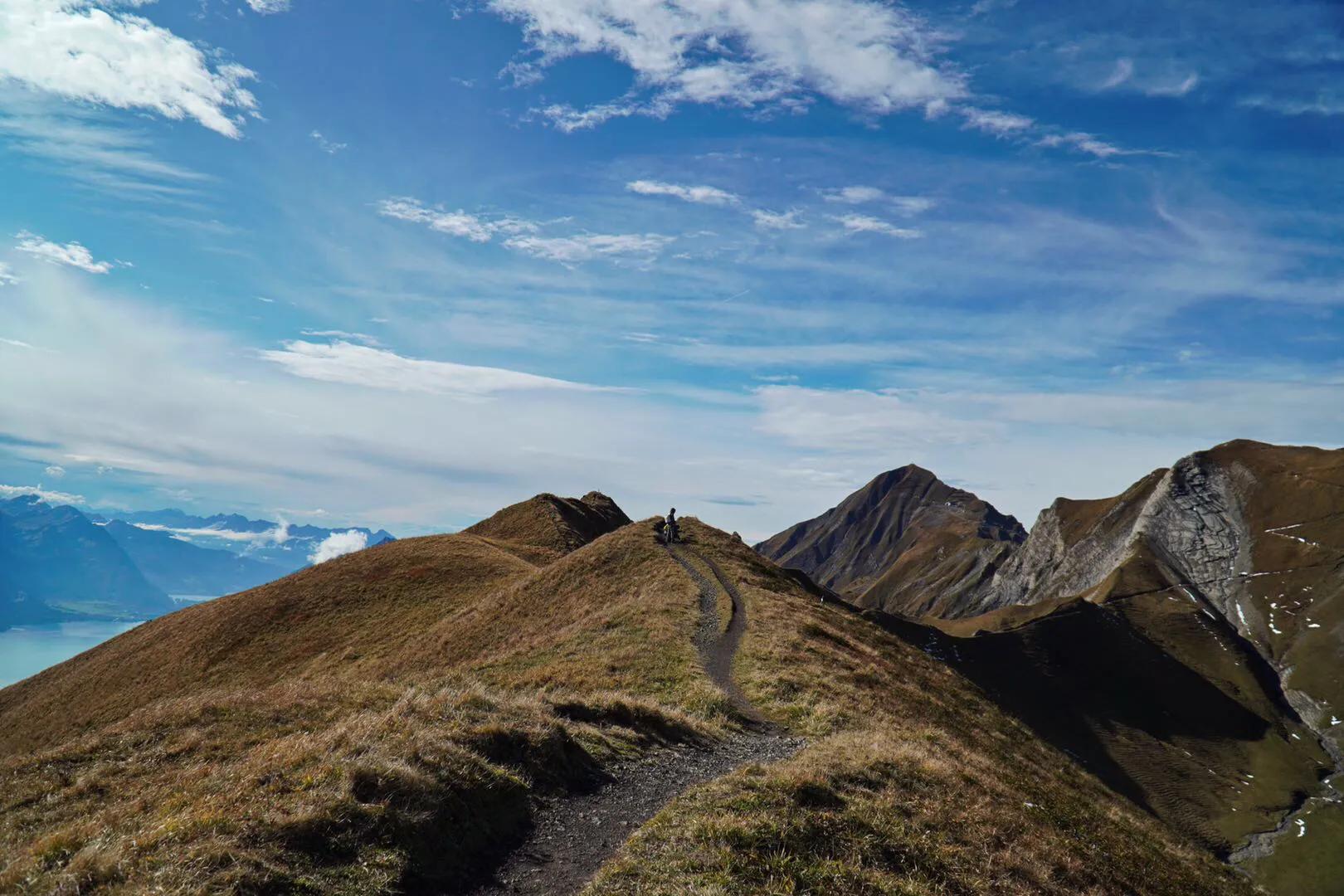 瑞士少女峰旅游详细攻略,四姑娘山徒步路线免费推荐