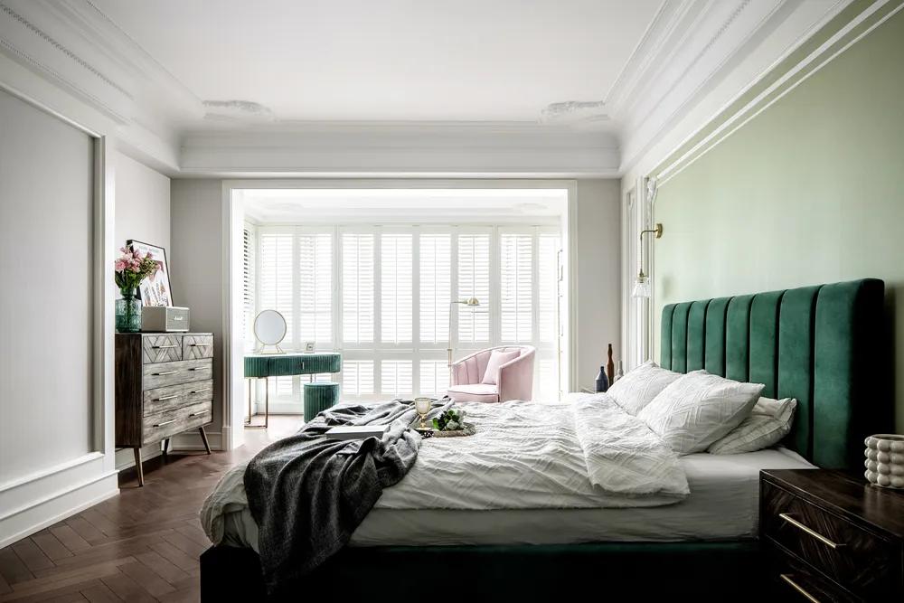 带阳台的卧室就这样装真的别犹豫,带阳台的卧室窗帘怎么装实用好看