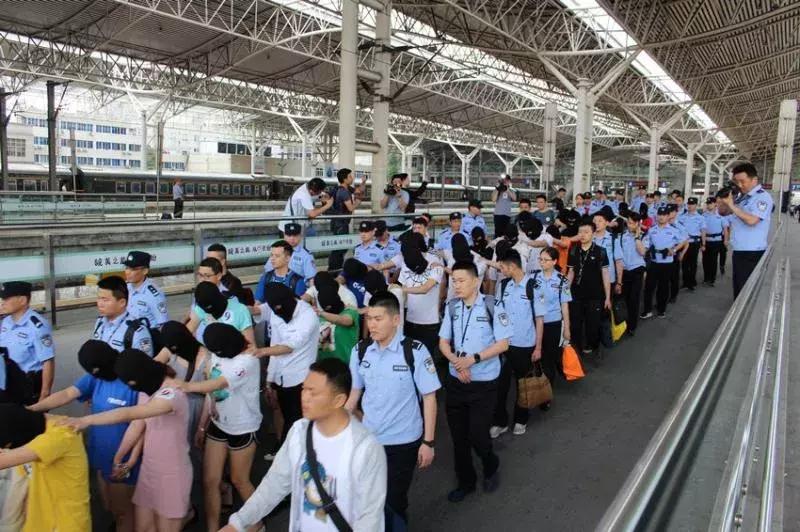 假扮微商诈骗案,cosplay网红宣传反诈骗