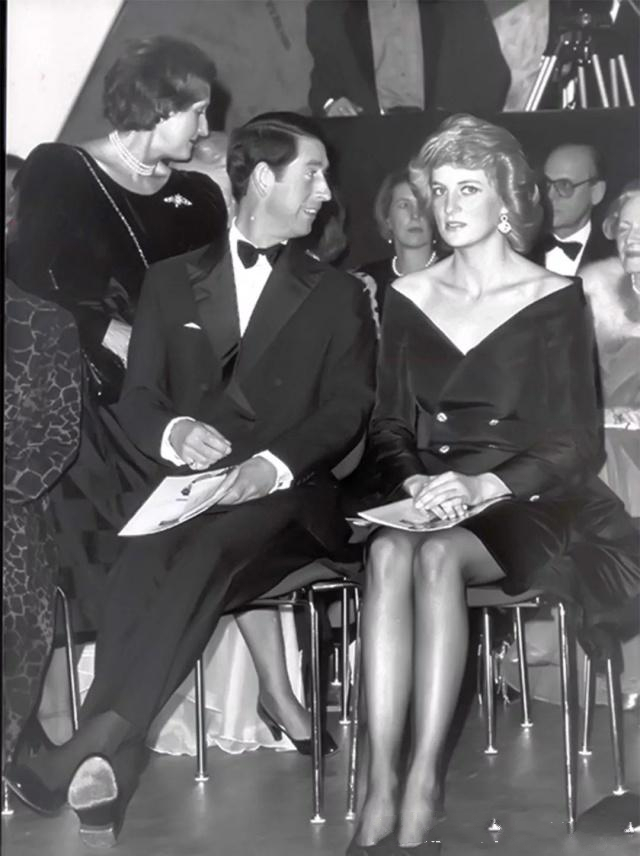 戴安娜最惊艳的十套服装,戴安娜穿衣风格图片