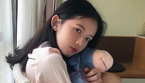 异地恋哄女朋友开心的方法,现实哄女友和异地恋哄女友