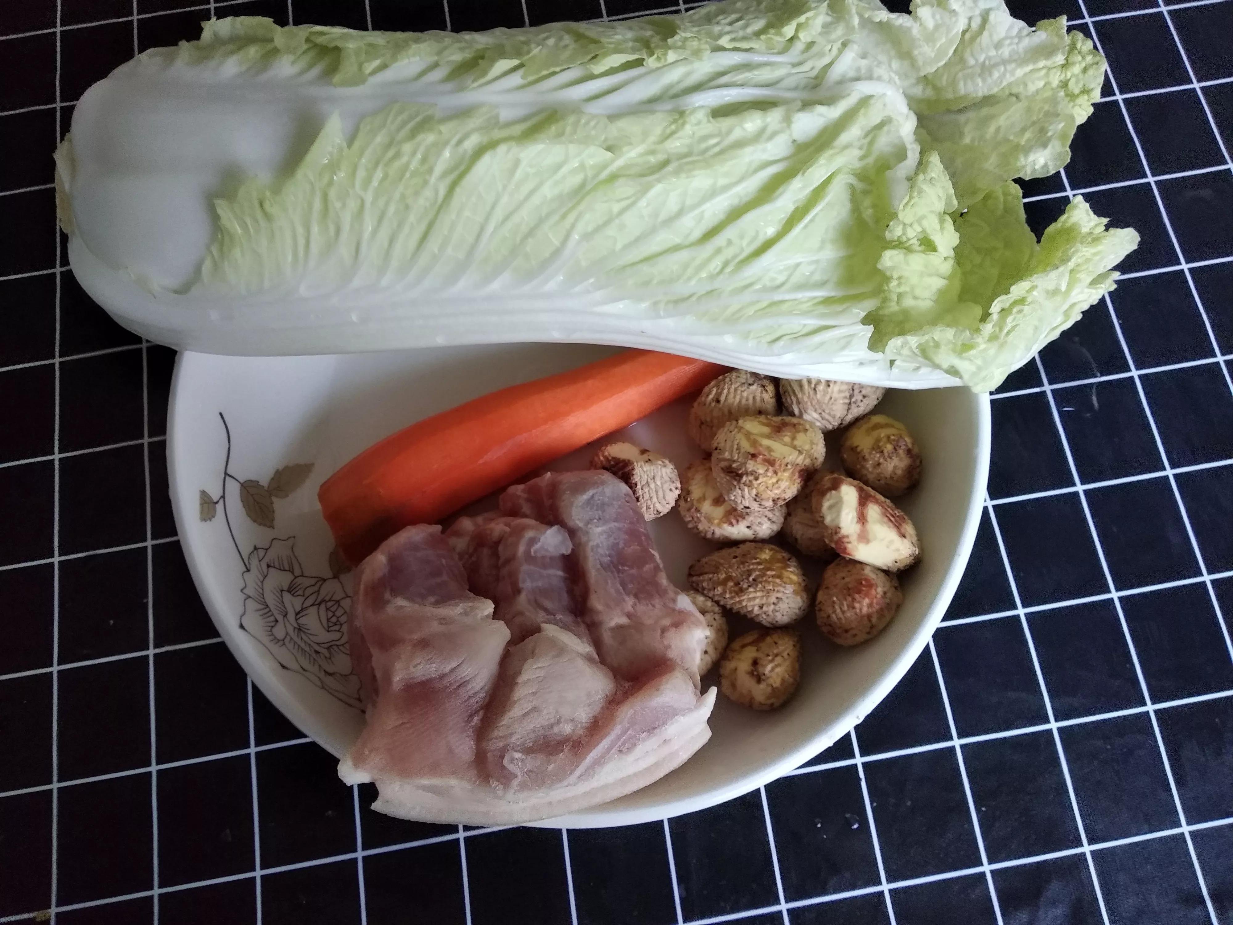 白菜上市!长棵的、短棵的、黄心绿帮的,哪种好?听听大妈怎么说