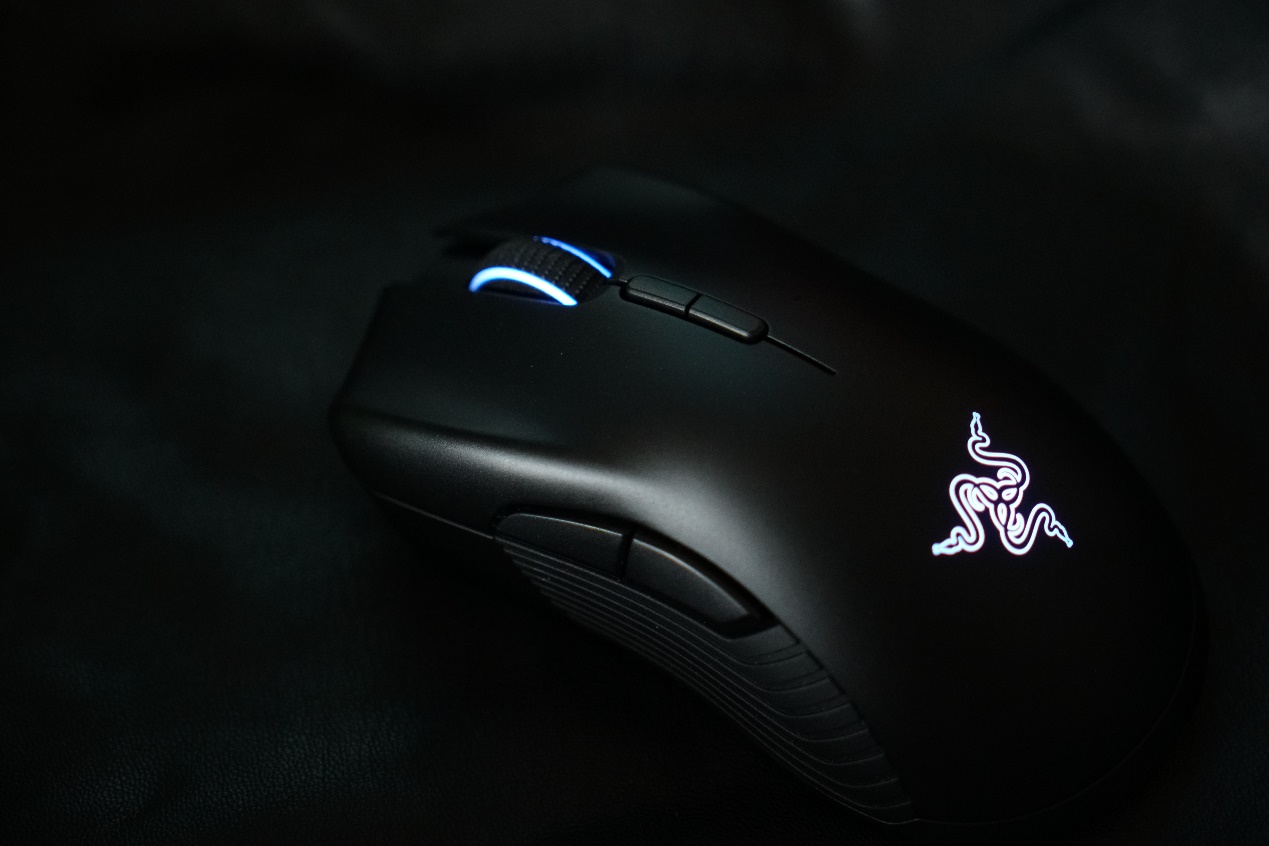 雷蛇曼巴眼镜蛇无线版鼠标开关键,雷蛇曼巴眼镜蛇无线版灯光