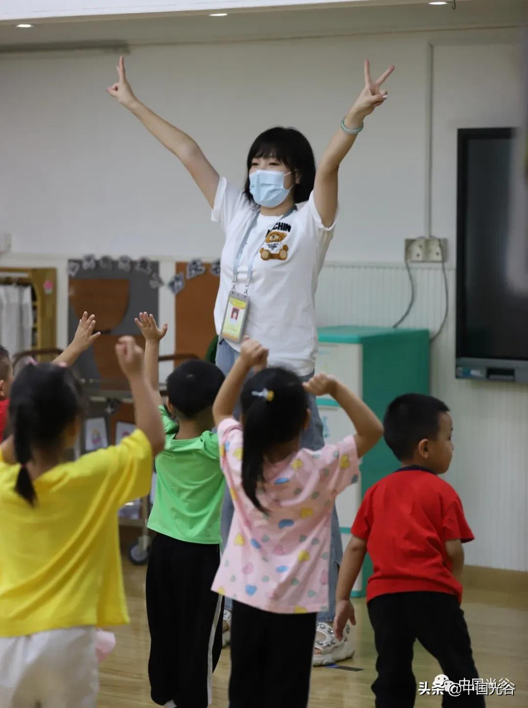 姝︽眽鍏夎胺浜斿皬鏁欒亴鍛樺伐,姝︽眽鍏夎胺鍛樺伐鑱氶