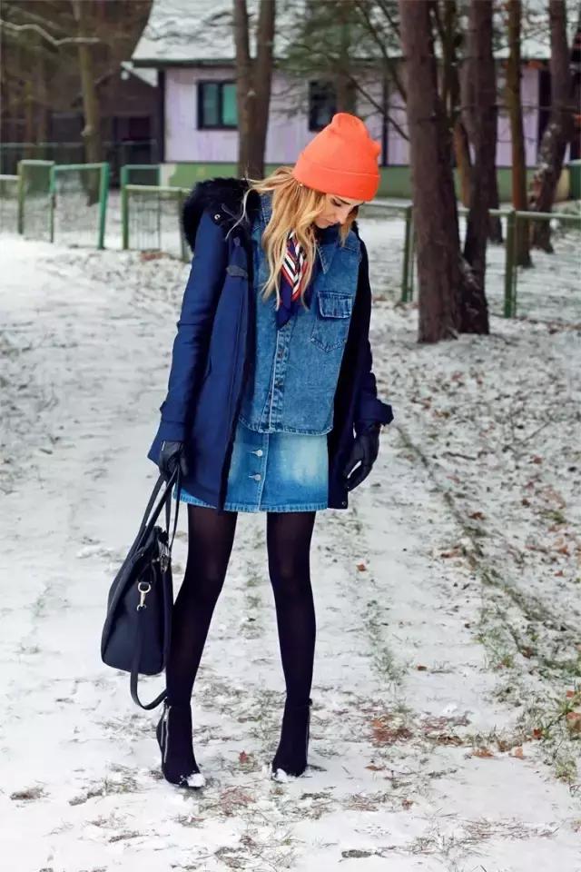 藏青色和黑色哪个更显白显气质,穿这几个颜色显白又气质