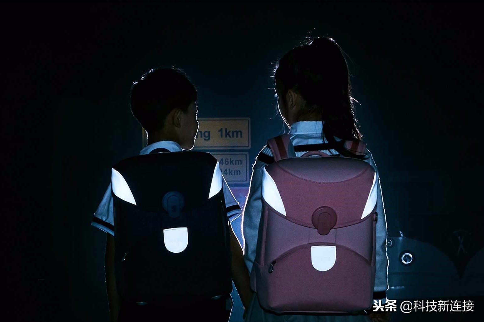 米兔书包新款,米兔书包2代与3代的差别