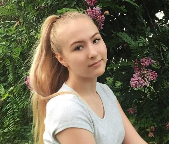 俄美少女遭熊袭击身亡头皮被撕开,连亲爹都认不出来