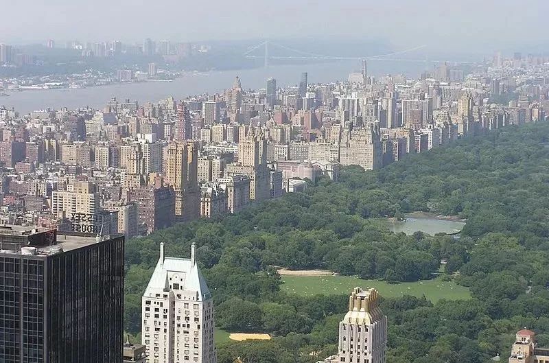 ladygaga承认自己是个平凡人,ladygaga一个明星的诞生发布会