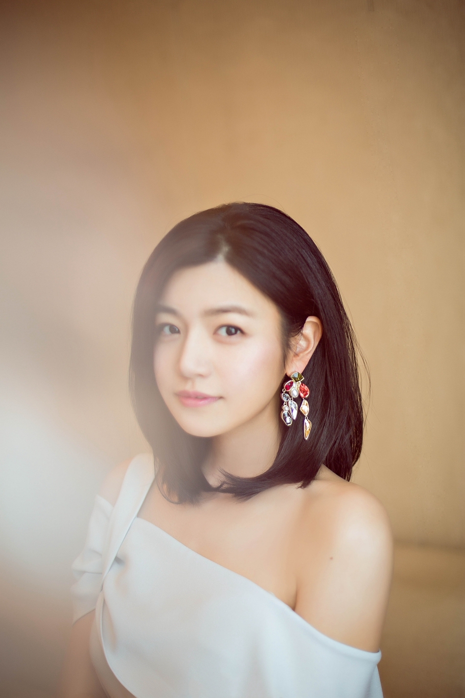 发际线靠前怎么披头发好看,发际线在前怎么扎头发