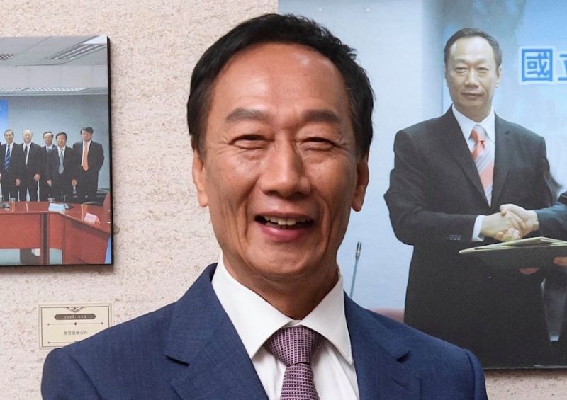 “郭董牌口罩”来了！单日可产100万片，台湾民众不用再排队买了？