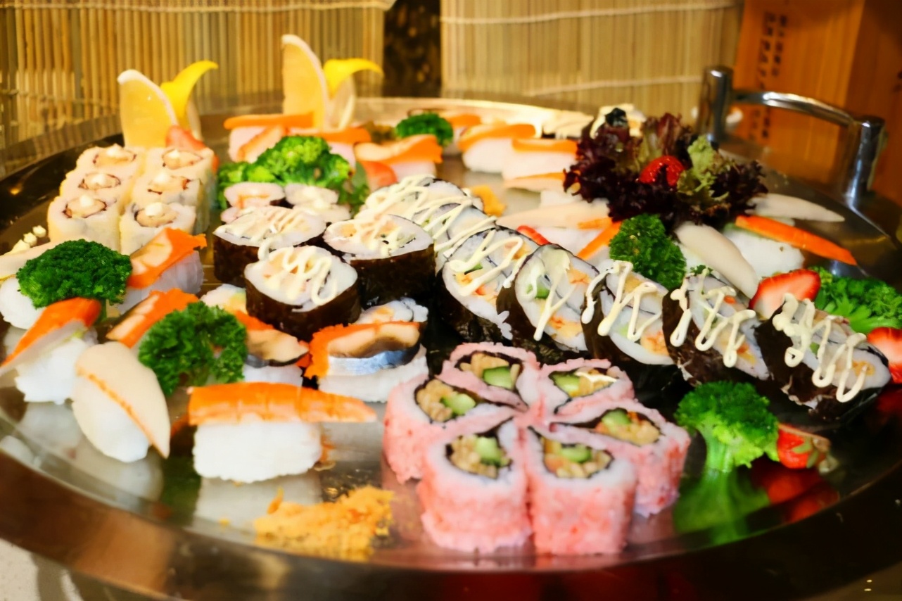 荆州绿地铂骊酒店宴会厅,荆州绿地铂骊酒店有多少房间