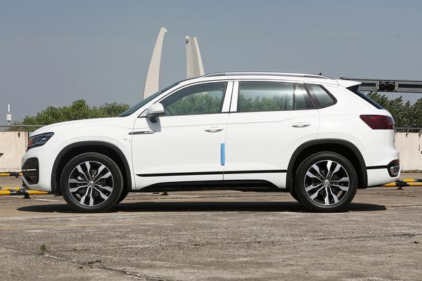 2022年25万左右中大型混动suv推荐,兼顾实惠与实用这款suv值得一看