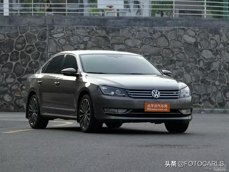 大众帕萨特3.0v6旗舰版,大众帕萨特2023最新款顶配落地价