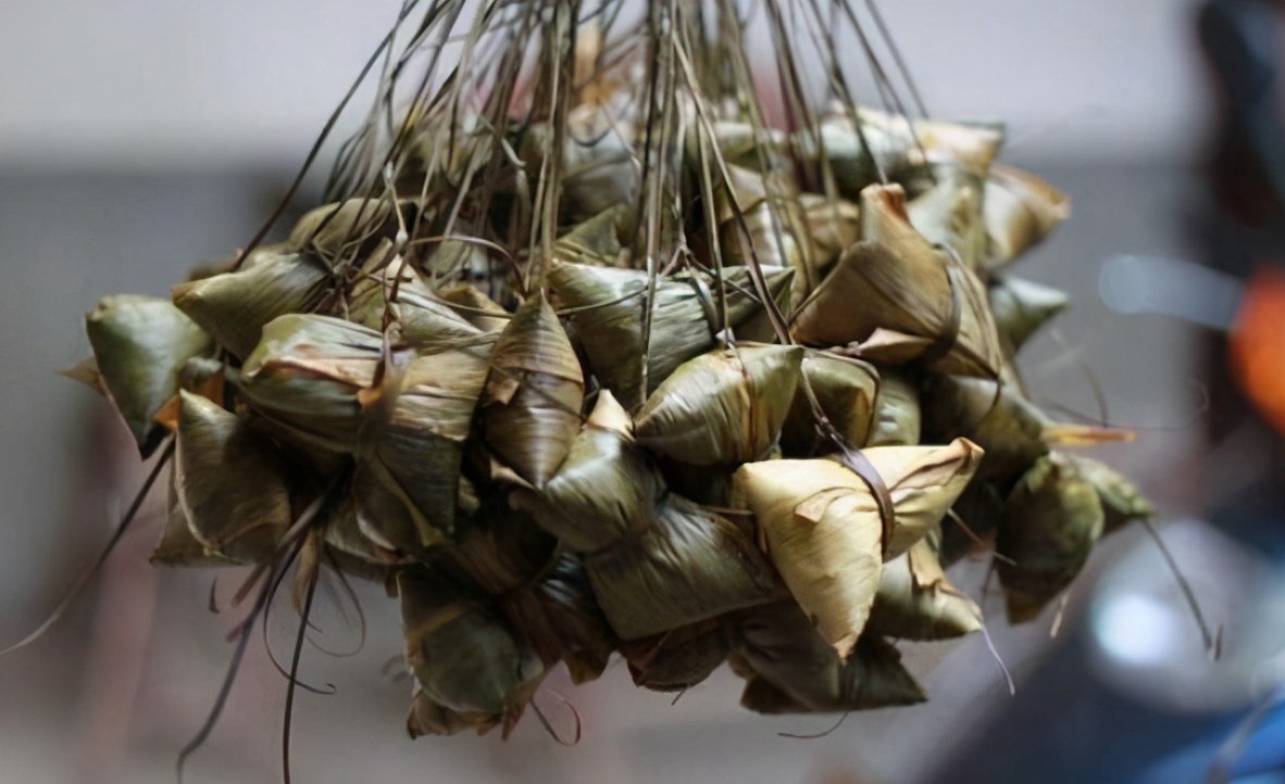 甜馅粽子怎么做糯米才不会夹生,包粽子时糯米要泡多久