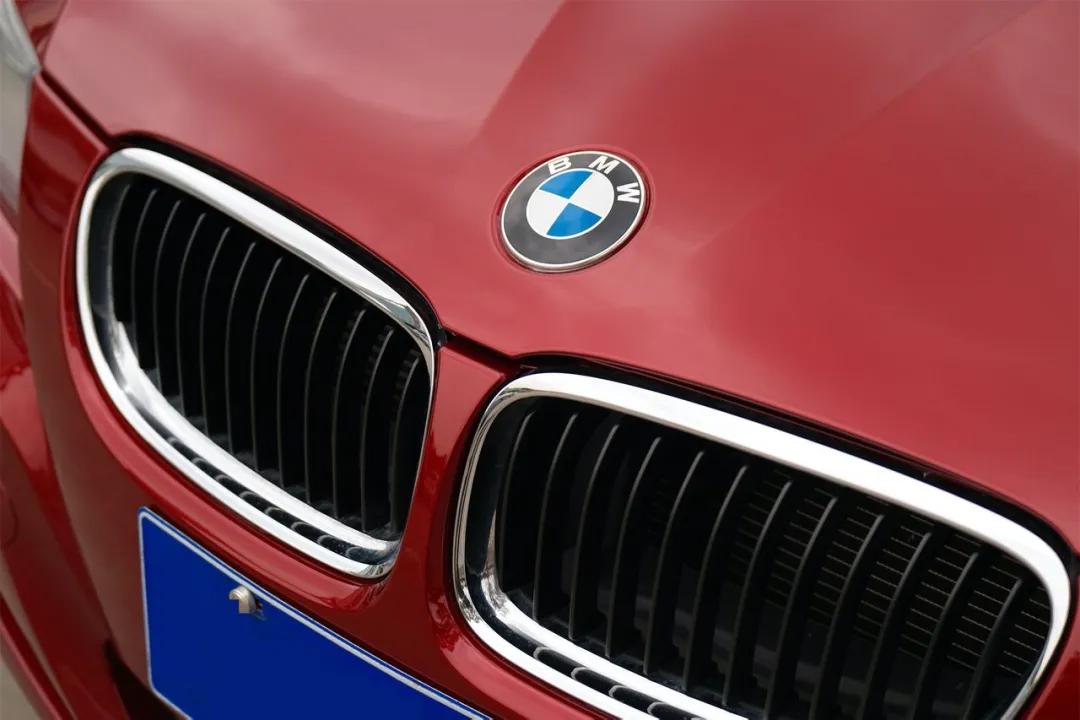 18款宝马318i二手价格 (宝马318i 倒车镜怎么设置自动翻转)