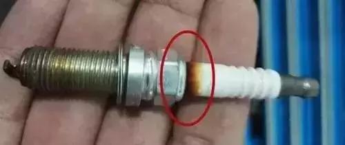 摩托车火花塞处漏气,火花塞漏气吗