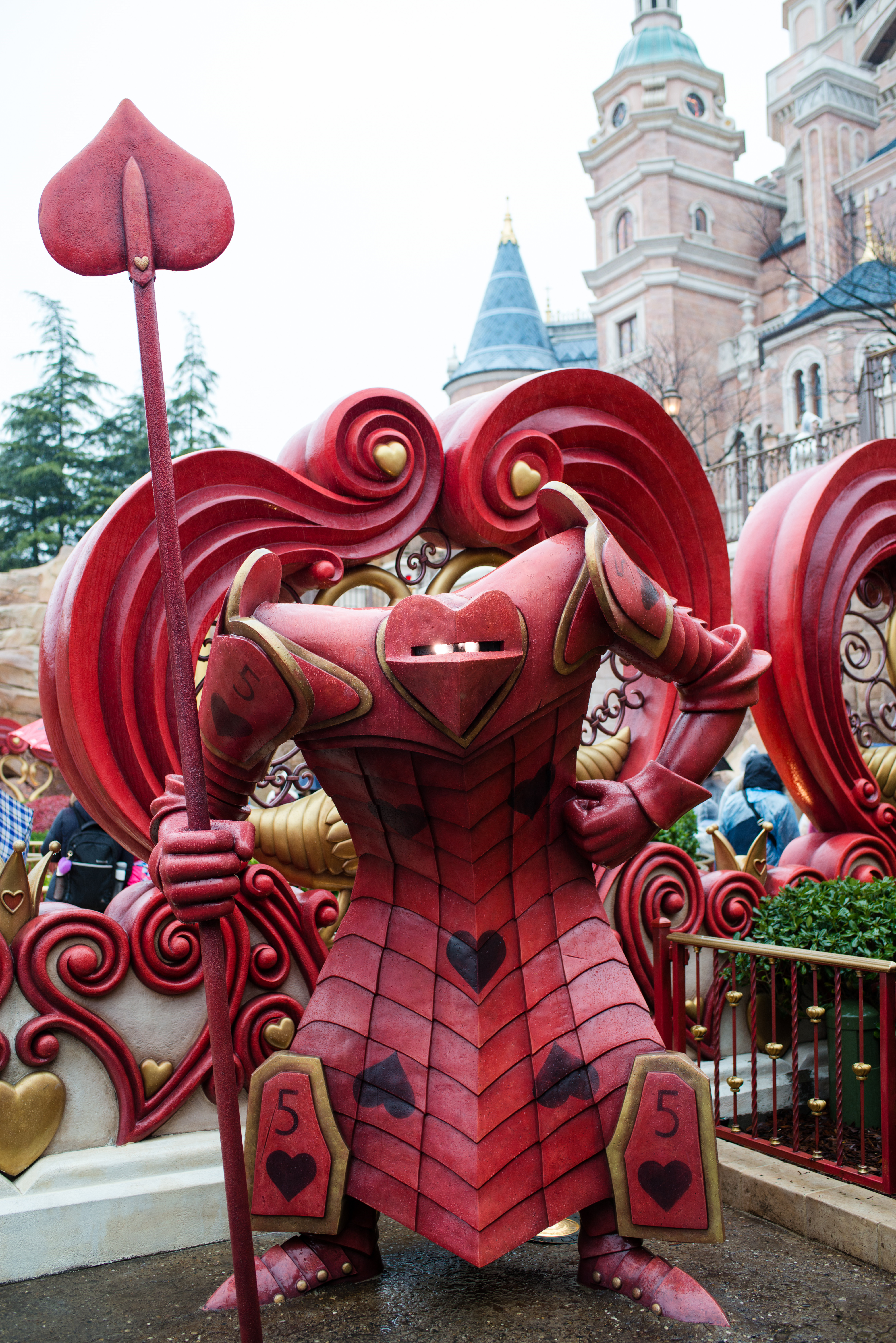 下雨天迪士尼值得去吗,雨天逛迪士尼攻略