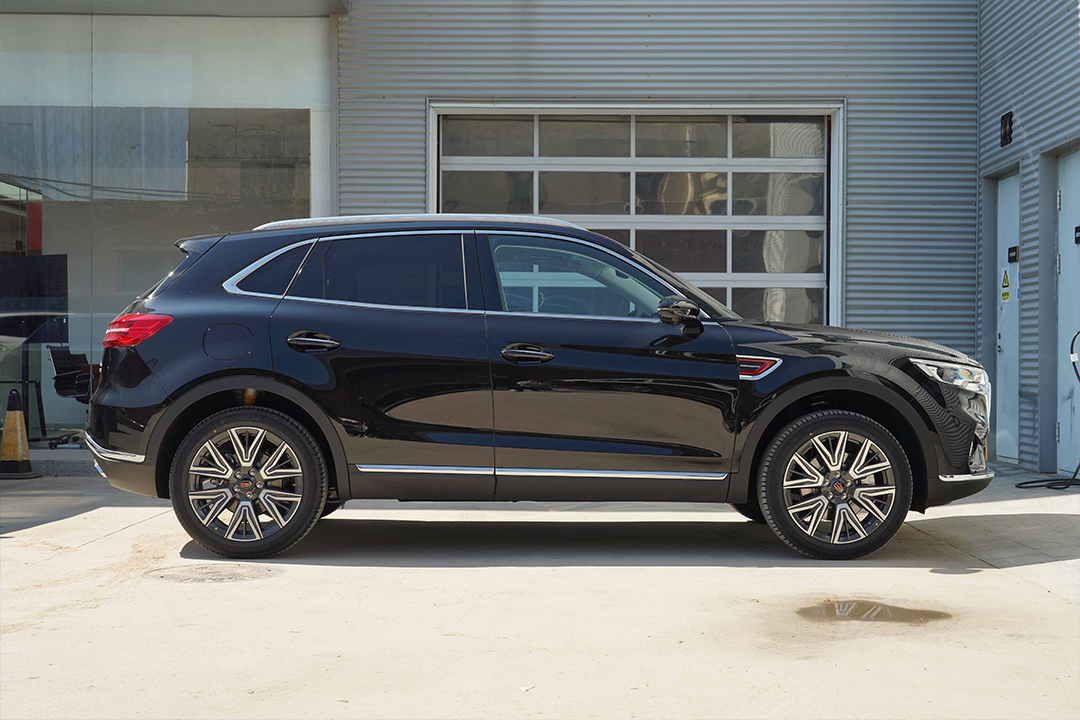 hs5红旗2022新款非铺装路试驾视频,实力与颜值并存深度体验红旗h5