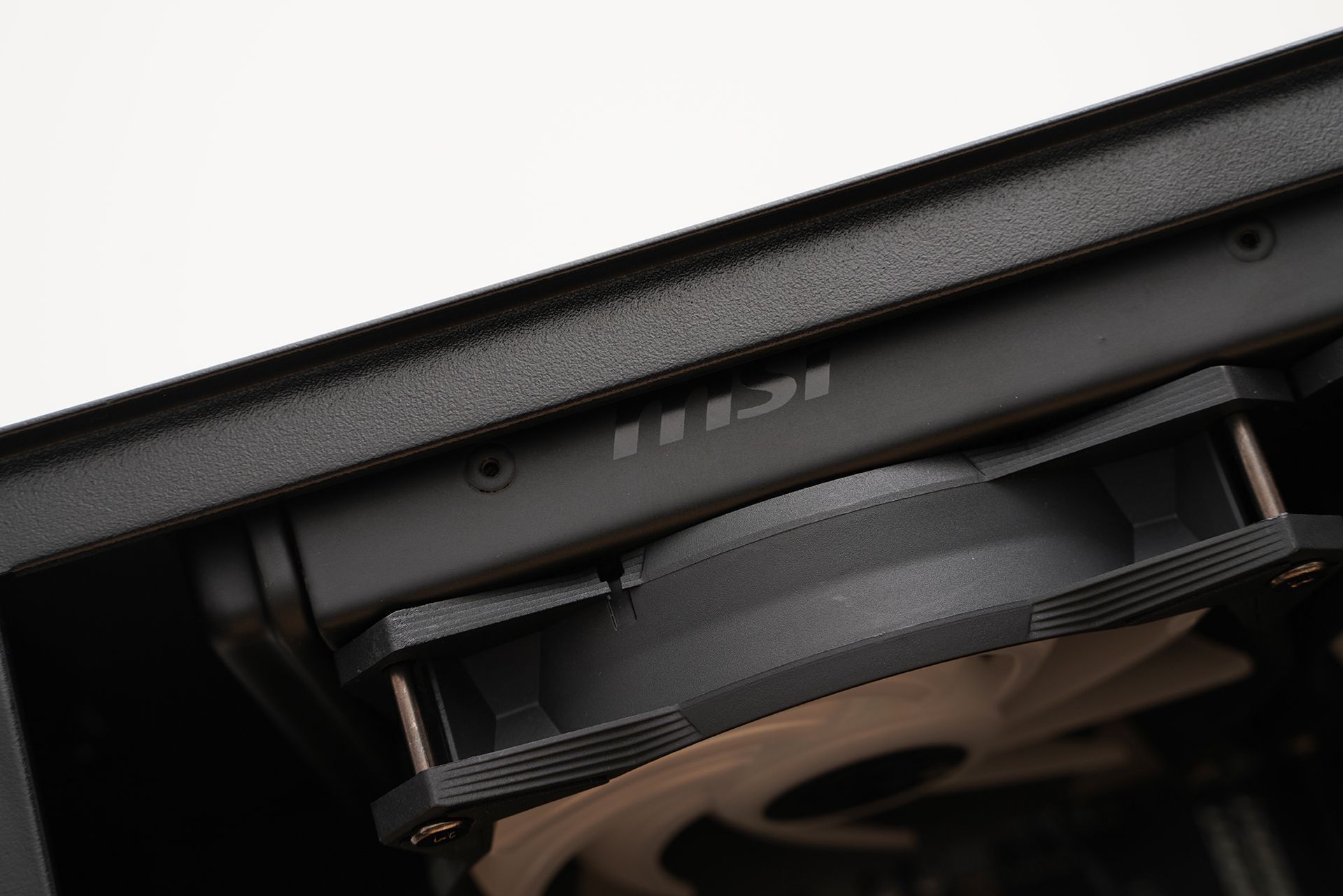 微星宙斯盾z5值不值得买,微星宙斯盾z5支持风扇