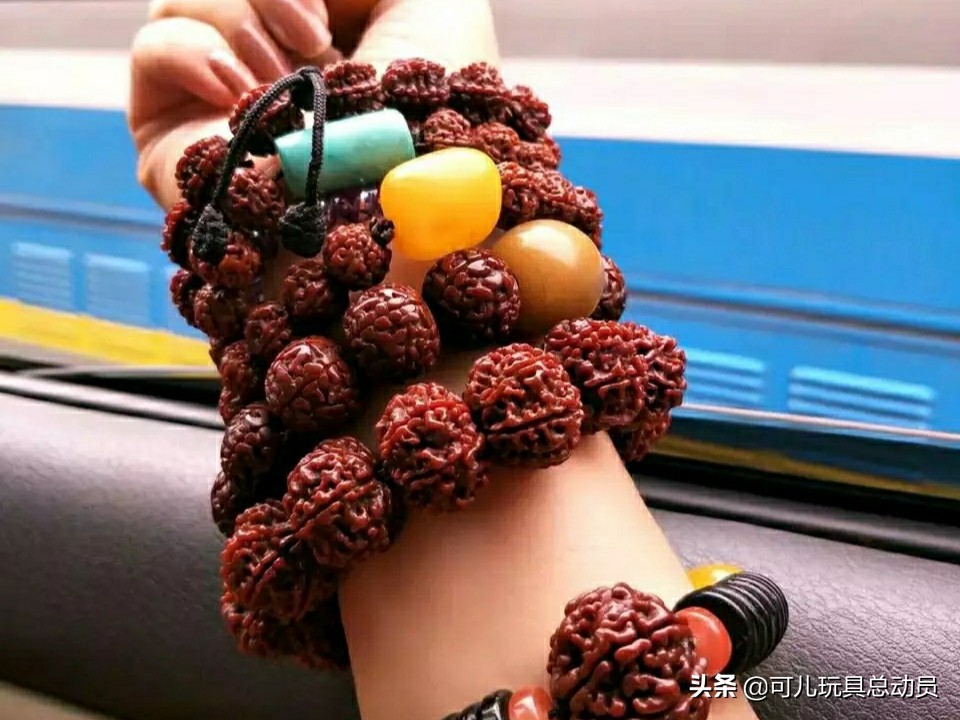 我爱做手工:给大家发一个无齿金刚圆珠的手工打磨过程