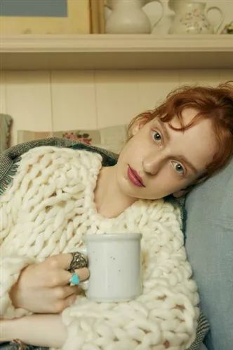 毛衣和卫衣哪个时尚一点好,卫衣与毛衣哪款好看