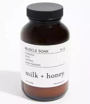 啊呀!你的脚后跟看起来糙得像位“真正男子汉”