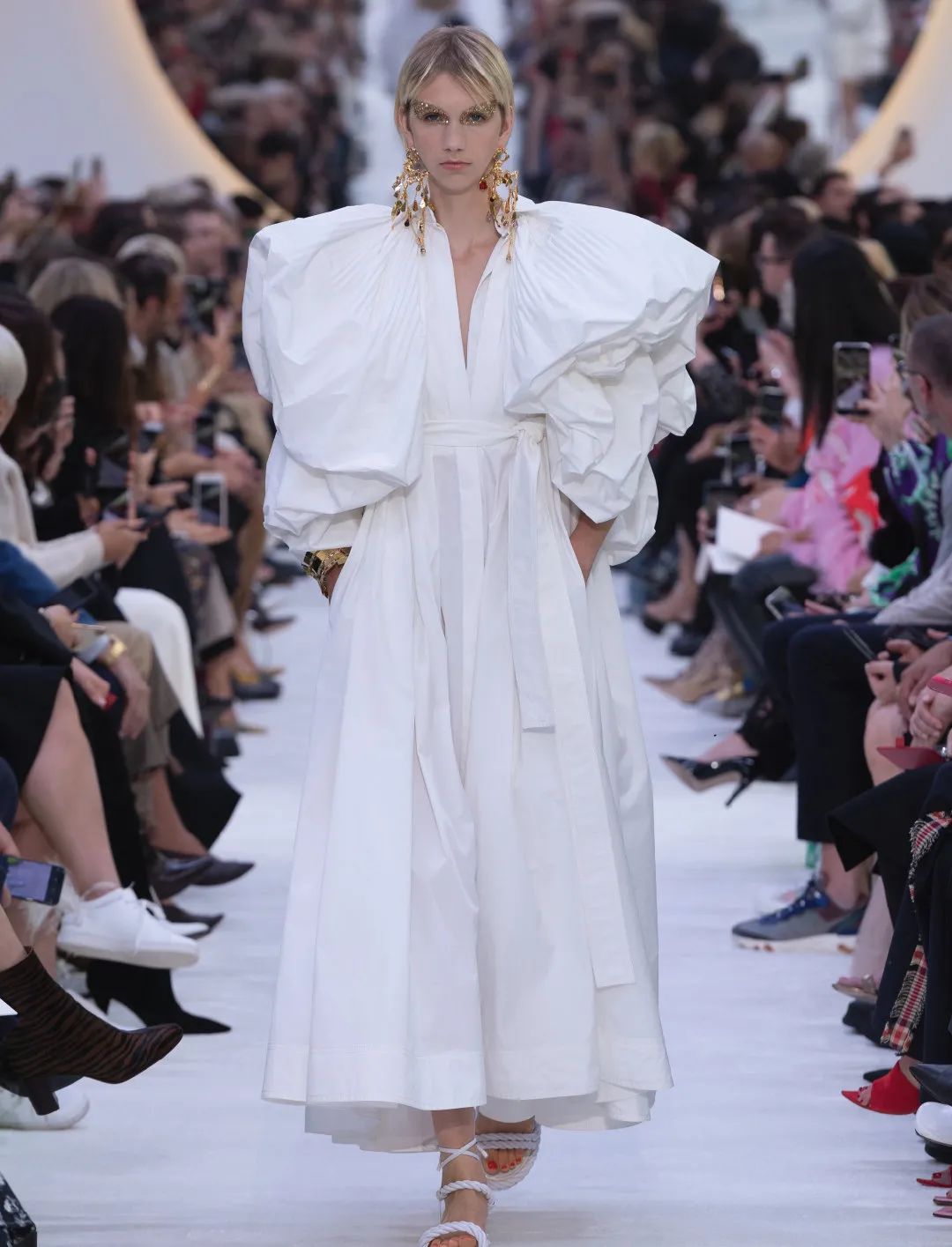 珍珠耳钉优雅永不过时,经典大方的耳钉