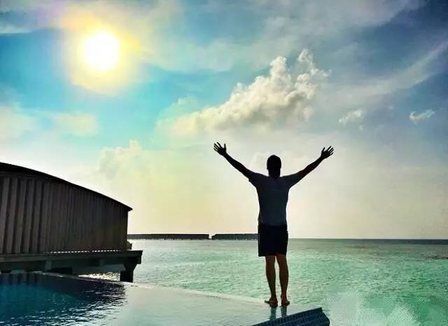 出道就获奖的女星,高圆圆为何选了赵又廷