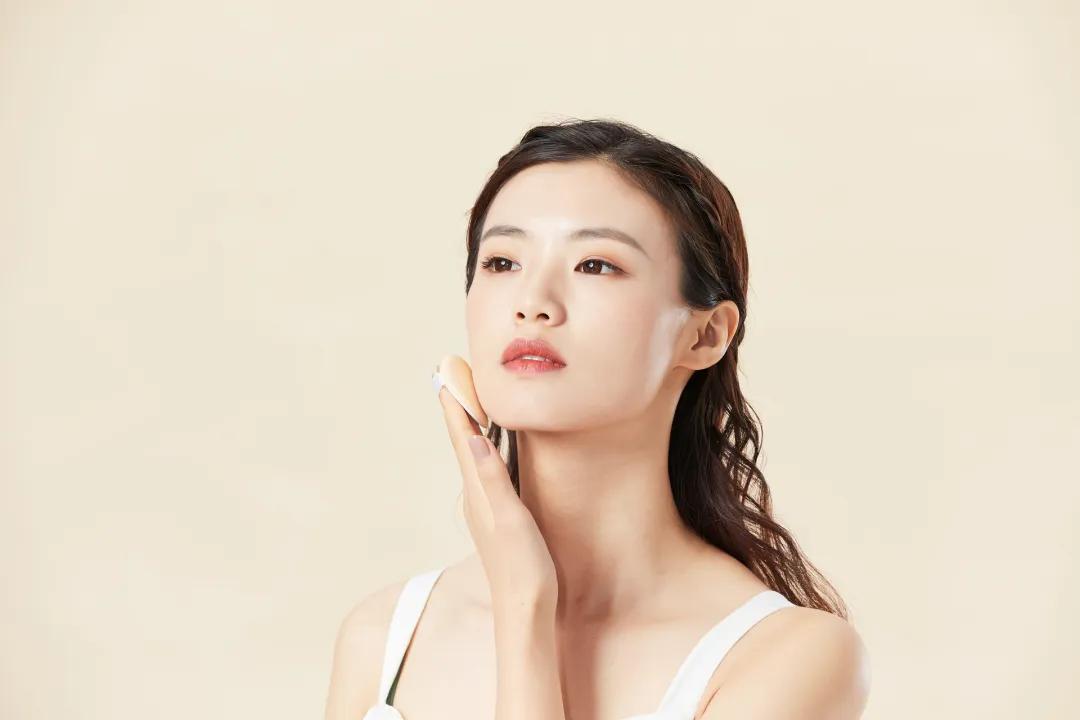 对化妆品过敏怎么办呢,化妆品过敏的四种表现