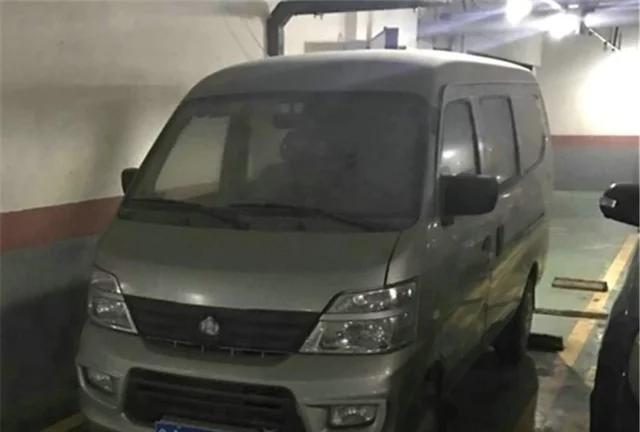 偶遇最牛军车牌照,面包车最牛车牌