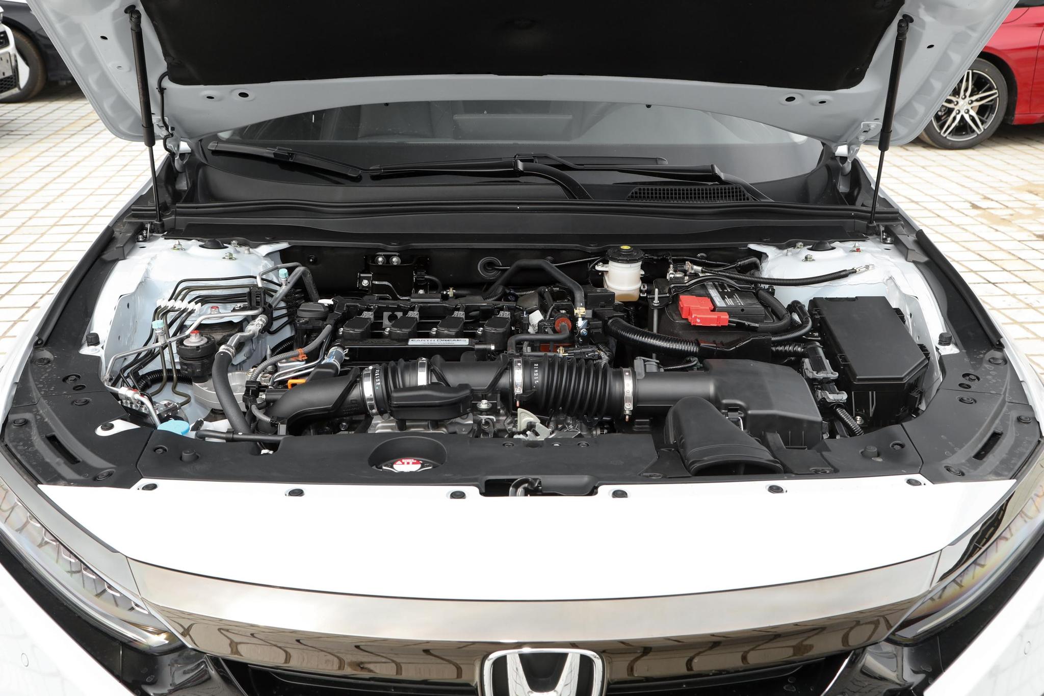 新款雅阁全系导购:价格门槛降1万元推荐260TURBO幻夜尊贵版