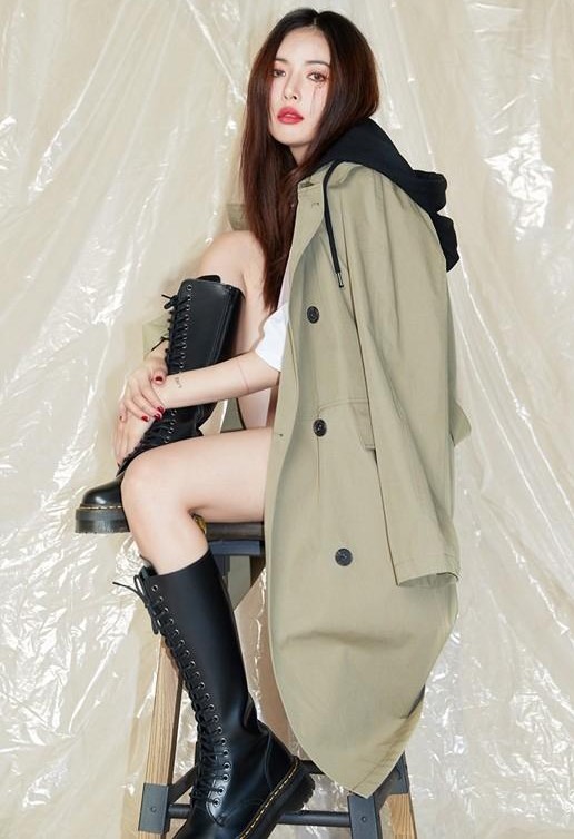 韩国女明星金泫雅粉色裙子跳舞,金泫雅冬日穿搭