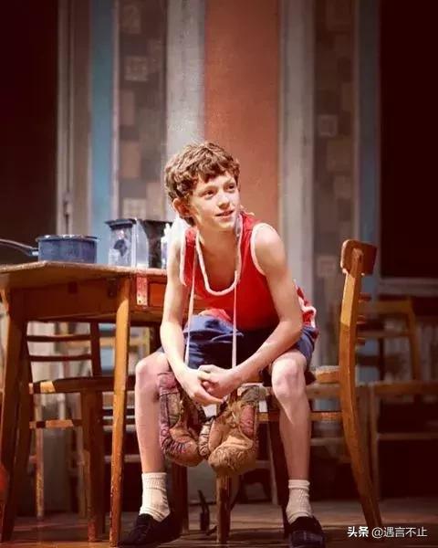 乔治穿芭蕾被嘲讽性别刻板印象,乔治小王子跳芭蕾视频