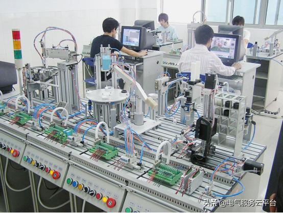 工资三四千，当电工的你出路在何方？现实很残酷（太真实了）……