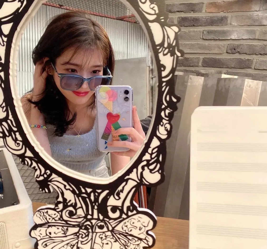 有南韩女爱豆还用什么网图当头像,韩国女爱豆头像复古