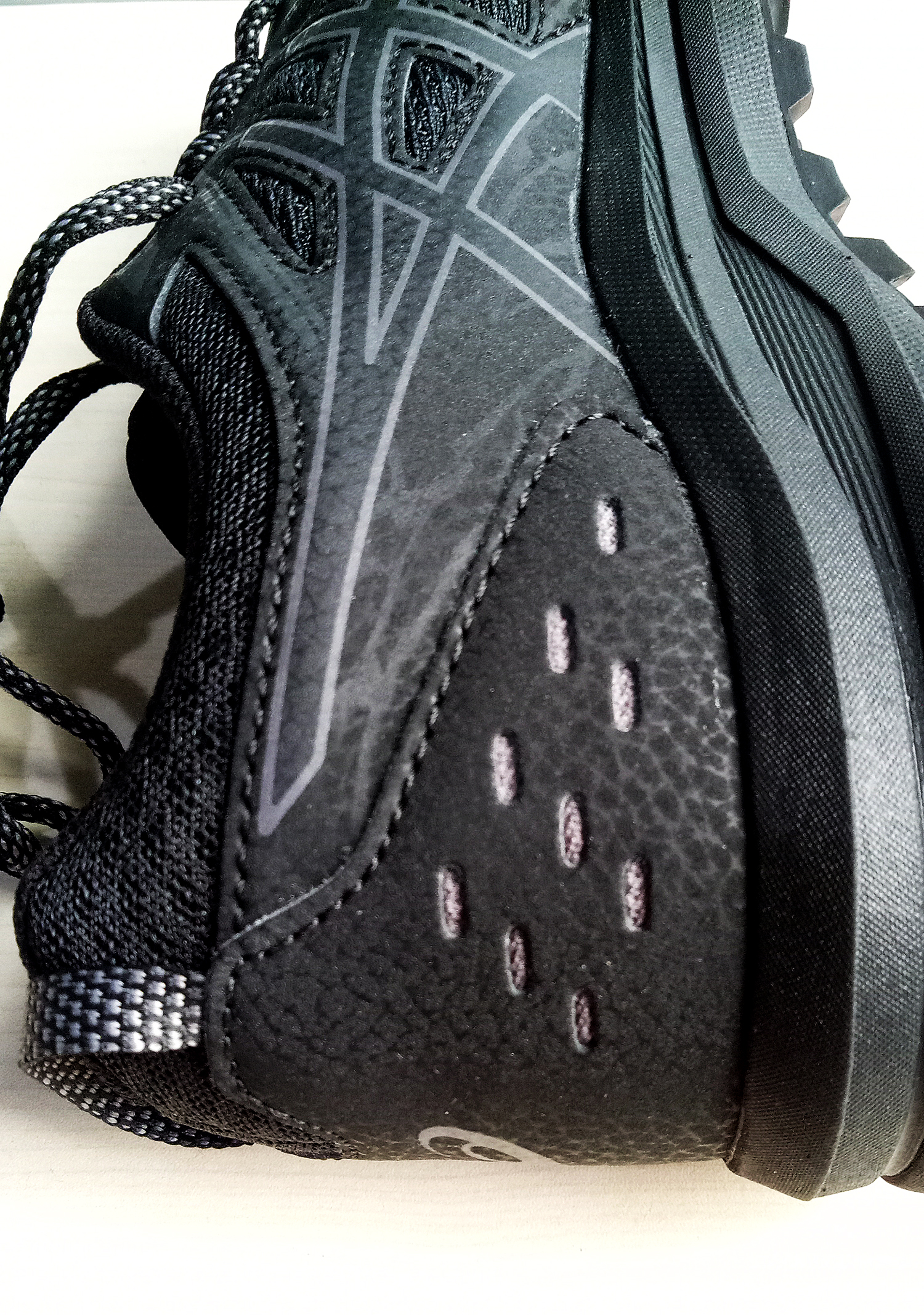 亚瑟士跑步鞋怎么样,亚瑟士哪个系列的跑步鞋比较好