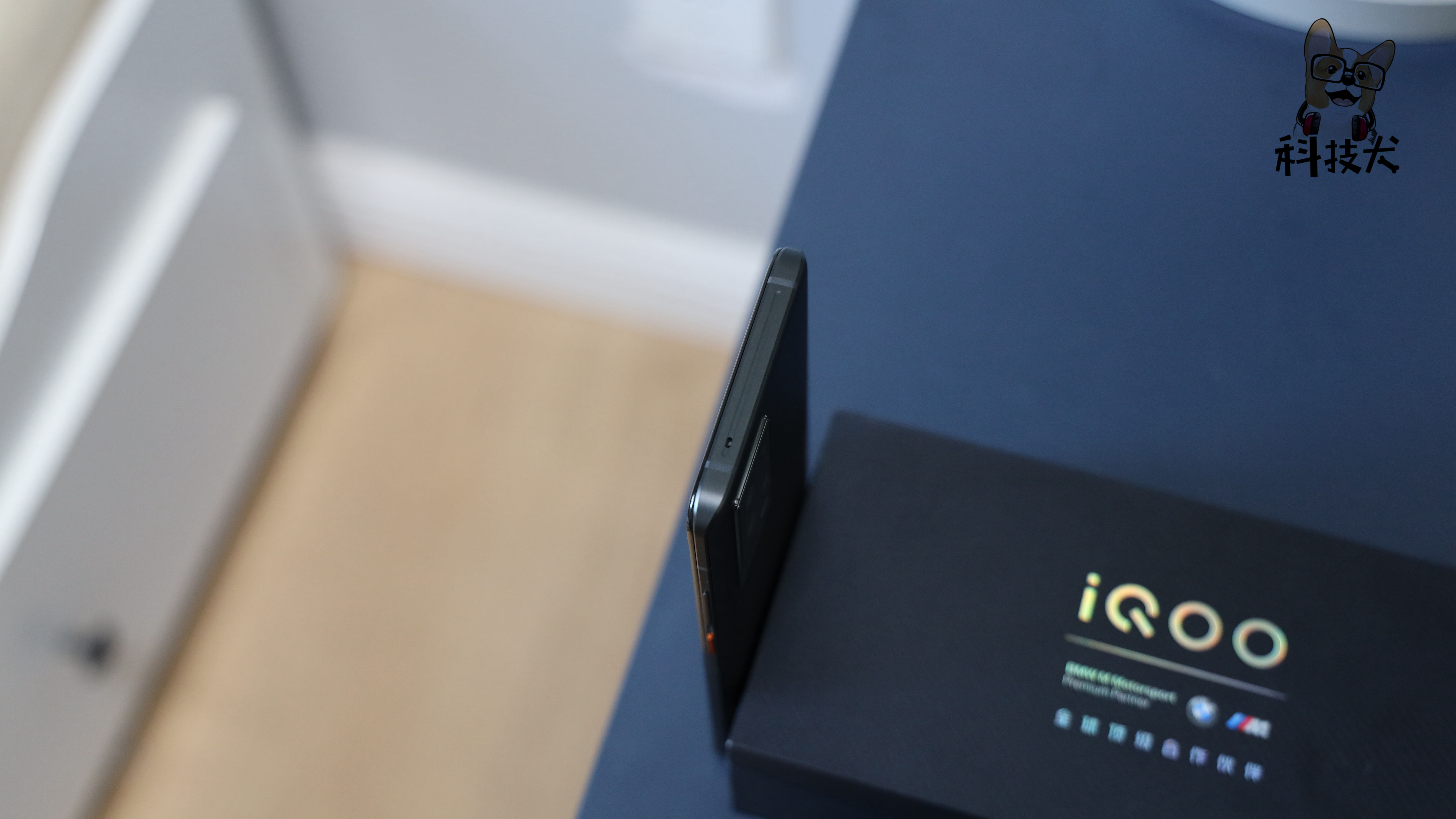 iqooz8拍照和荣耀x20,vivoiqoo和荣耀5g手机哪个好