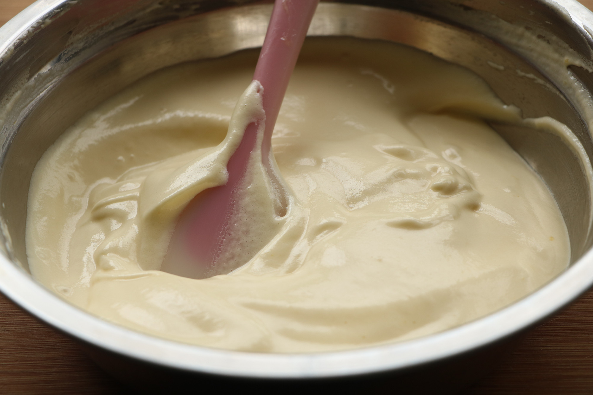 鸡蛋面粉这样做太好吃了，不用烤箱平底锅就搞定，无油无水超解馋