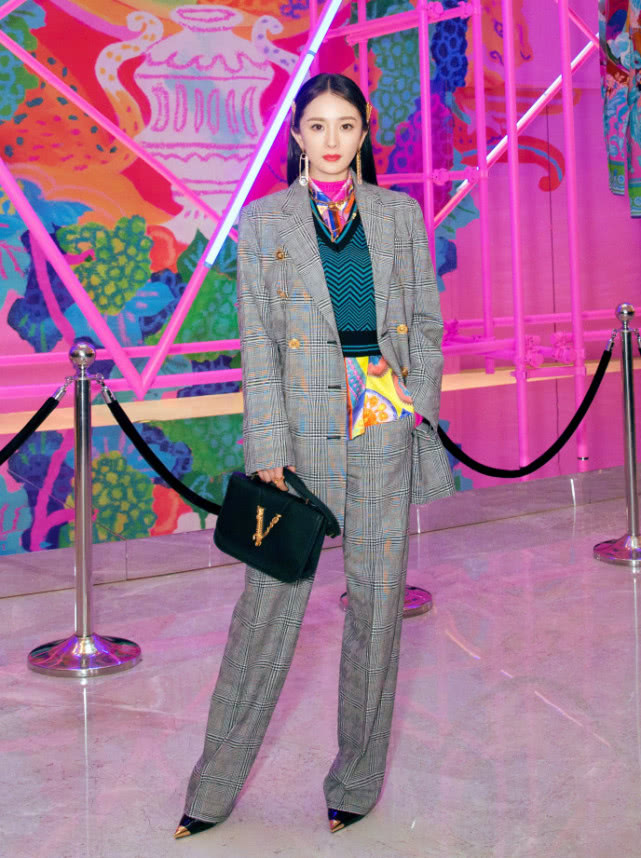 杨幂穿纪梵希小白鞋,杨幂givenchy靴子